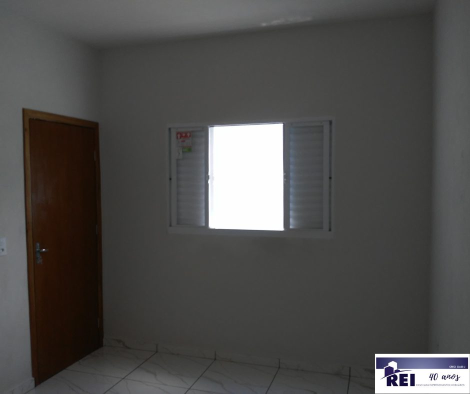 Rua Jose S Lins 149B fundos 9